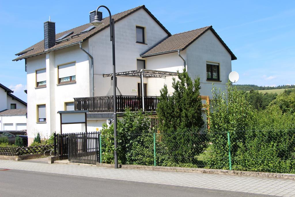 Big Ben'S Guesthouse Müllenbach Buitenkant foto